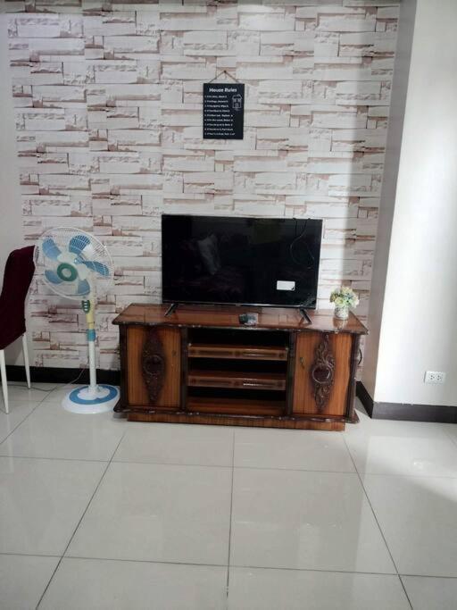 Cubao Manhattan Heights, Unit 8Bc Tower B, 1 Br Manila Exteriör bild