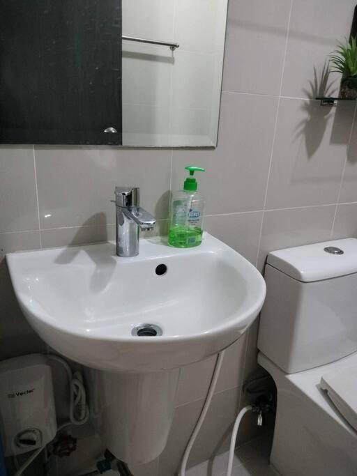 Cubao Manhattan Heights, Unit 8Bc Tower B, 1 Br Manila Exteriör bild