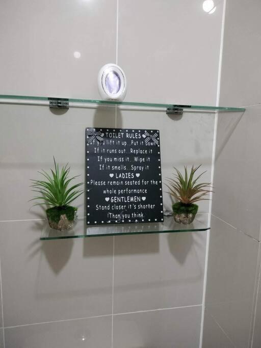 Cubao Manhattan Heights, Unit 8Bc Tower B, 1 Br Manila Exteriör bild