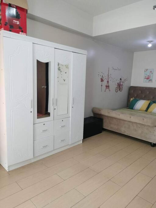 Cubao Manhattan Heights, Unit 8Bc Tower B, 1 Br Manila Exteriör bild