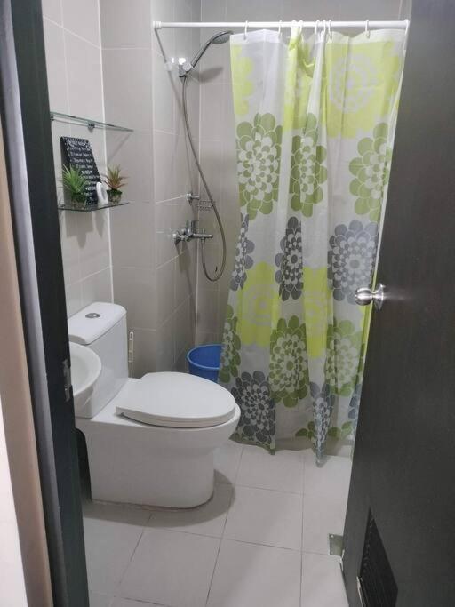 Cubao Manhattan Heights, Unit 8Bc Tower B, 1 Br Manila Exteriör bild
